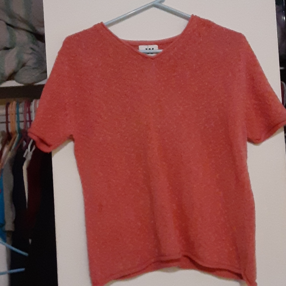 Short sleeve sweater